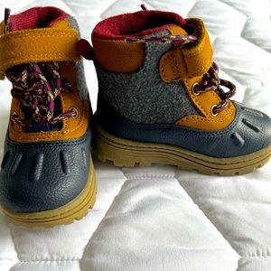 Kids Rain/Winter Boots! :) Size 6, brown boots